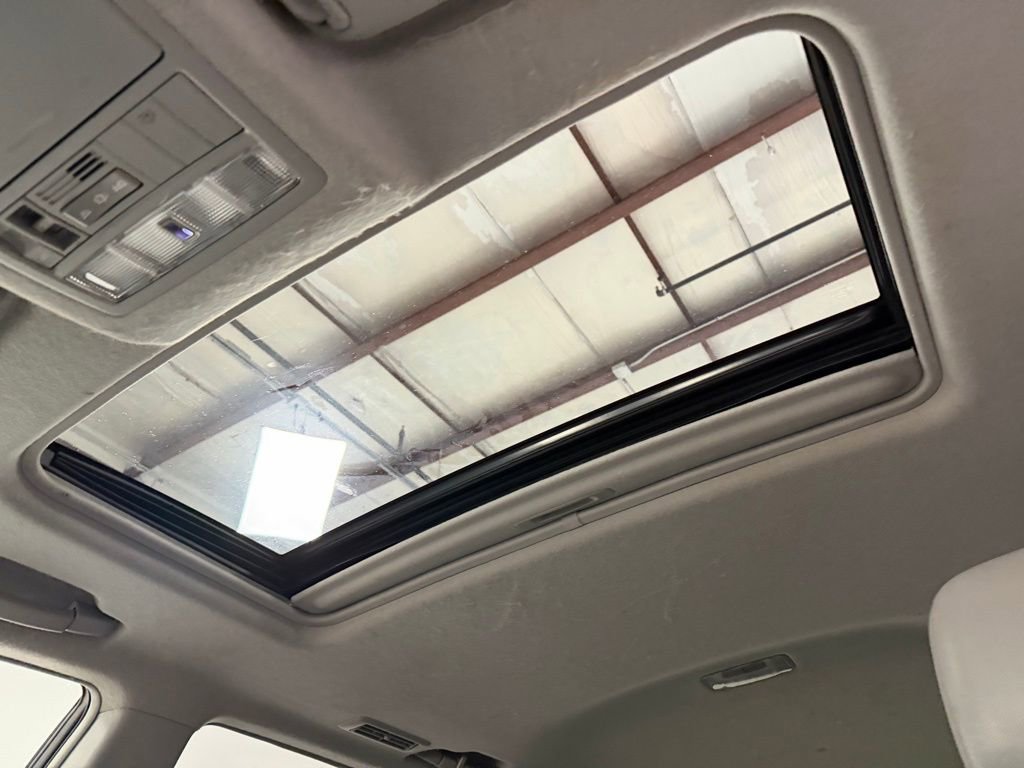 Used 2010 Toyota Highlander Limited image 25