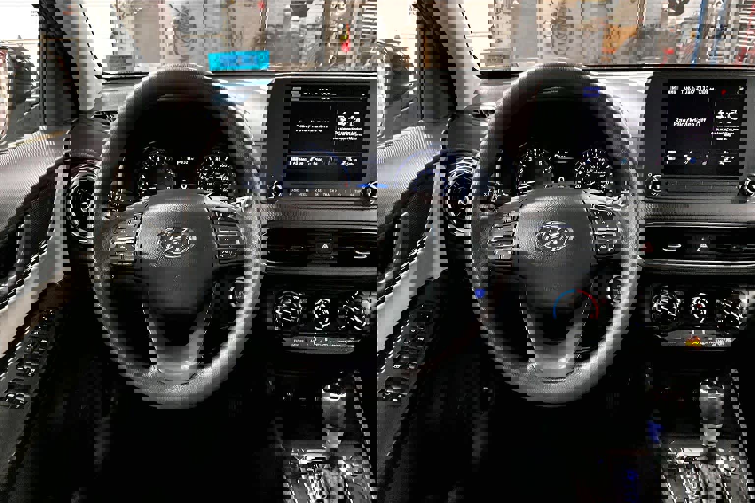 Used 2023 Hyundai Kona SEL image 6