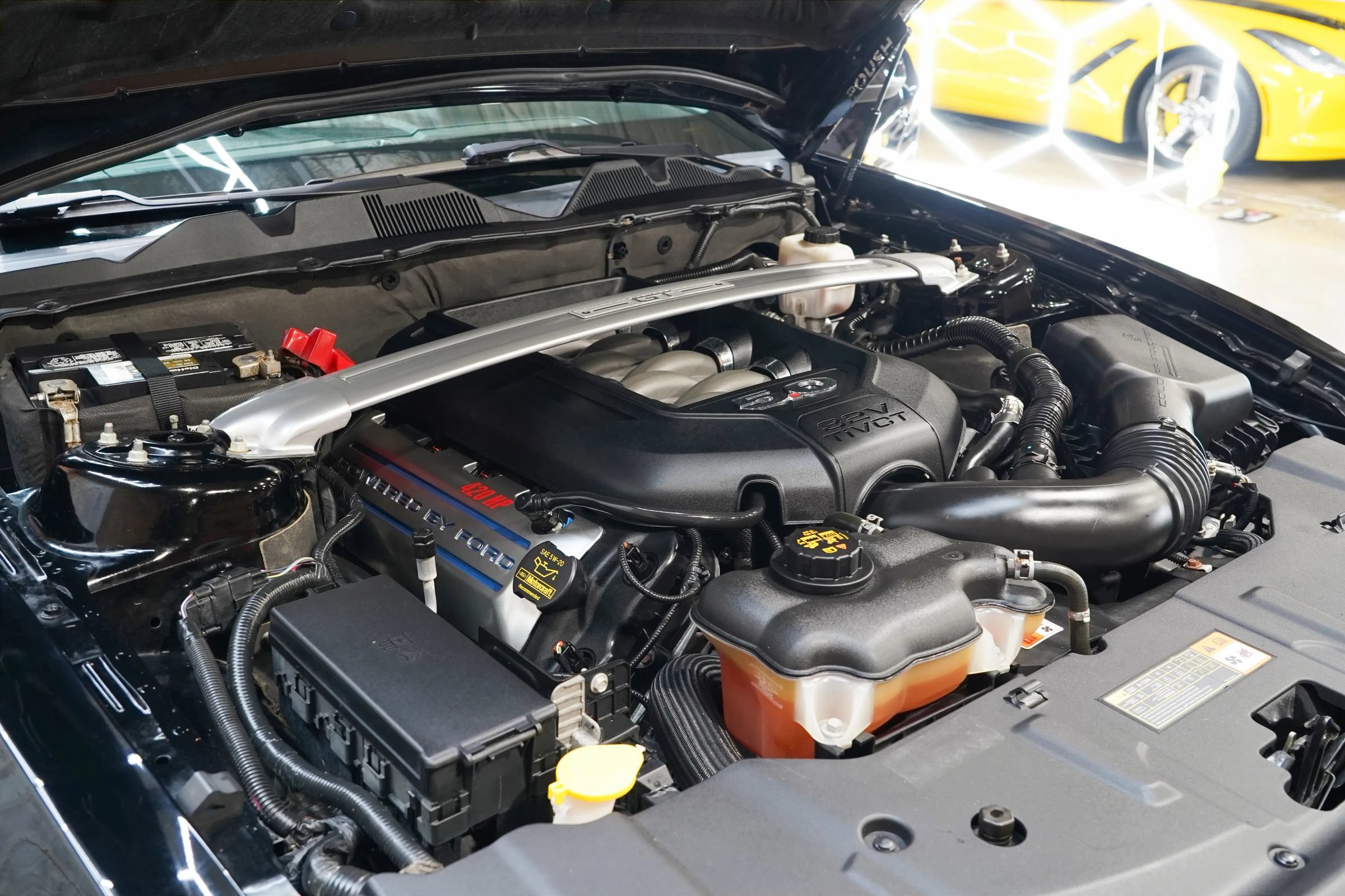 Used 2013 Ford Mustang GT Premium w/ Brembo Brake Pkg RWD image 31