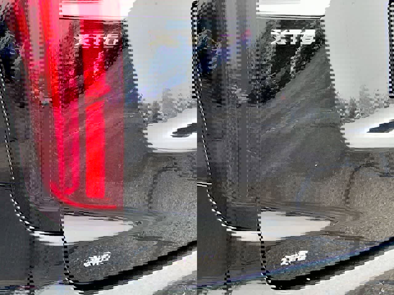 Certified 2023 Cadillac XT6 Premium Luxury image 42