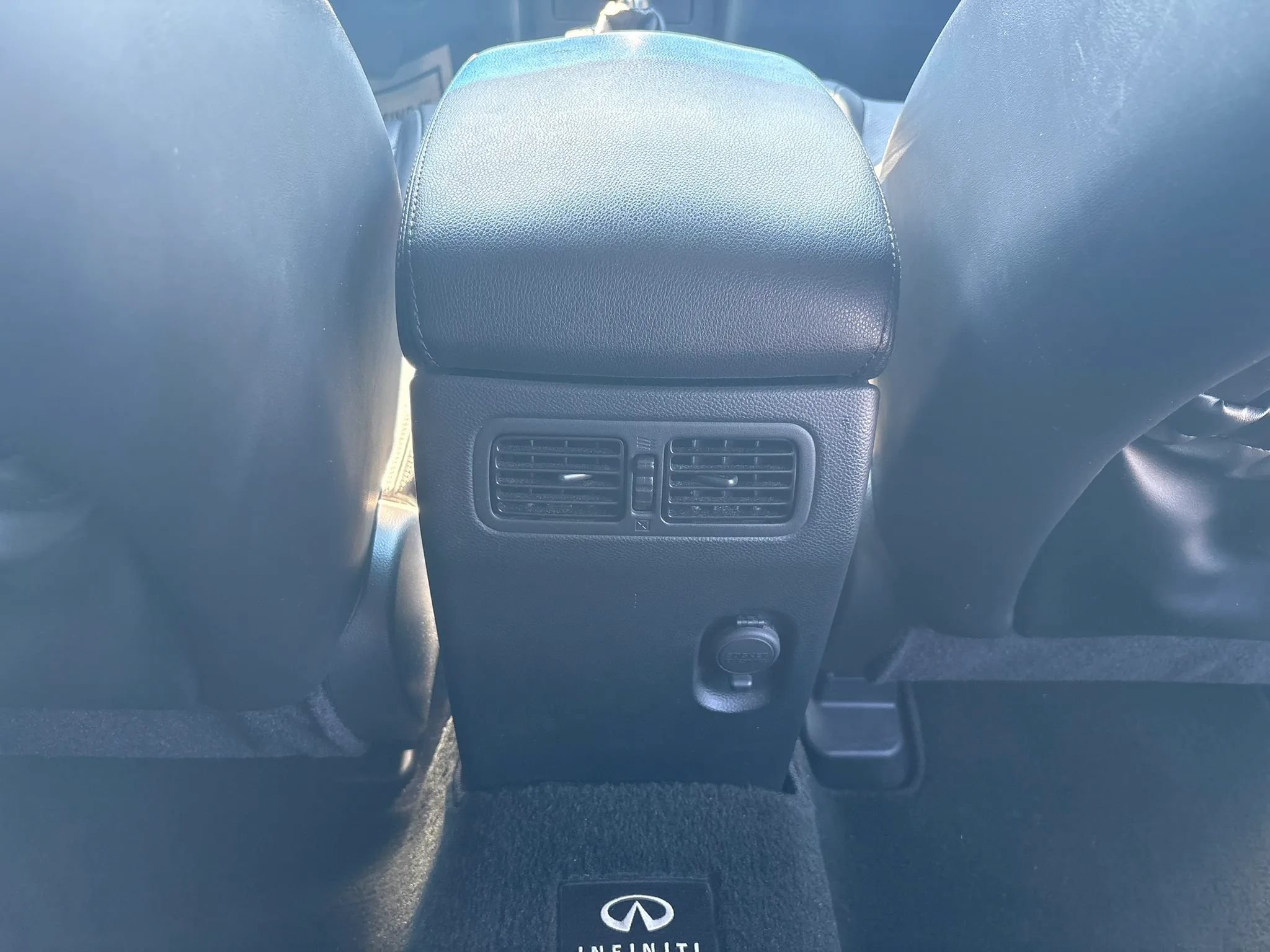 Used 2011 INFINITI FX35 AWD w/ Premium Pkg image 27