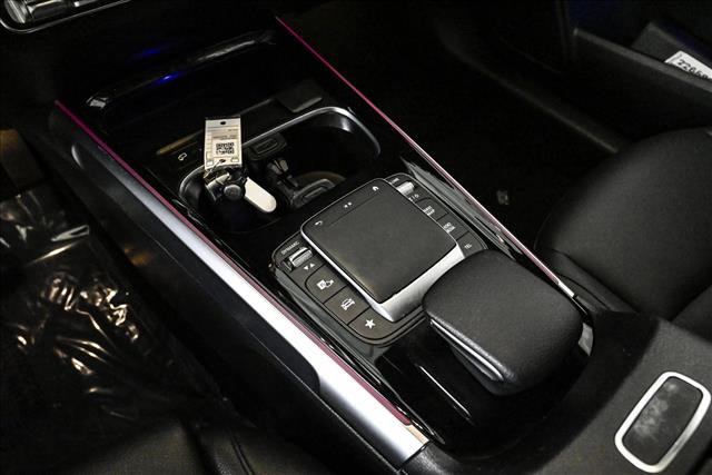 Used 2022 Mercedes-Benz GLB 250 4MATIC image 13