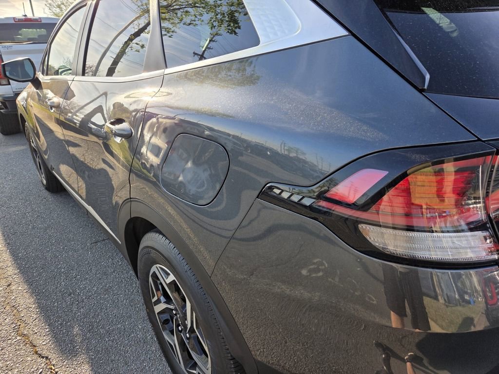 Used 2024 Kia Sportage LX image 5