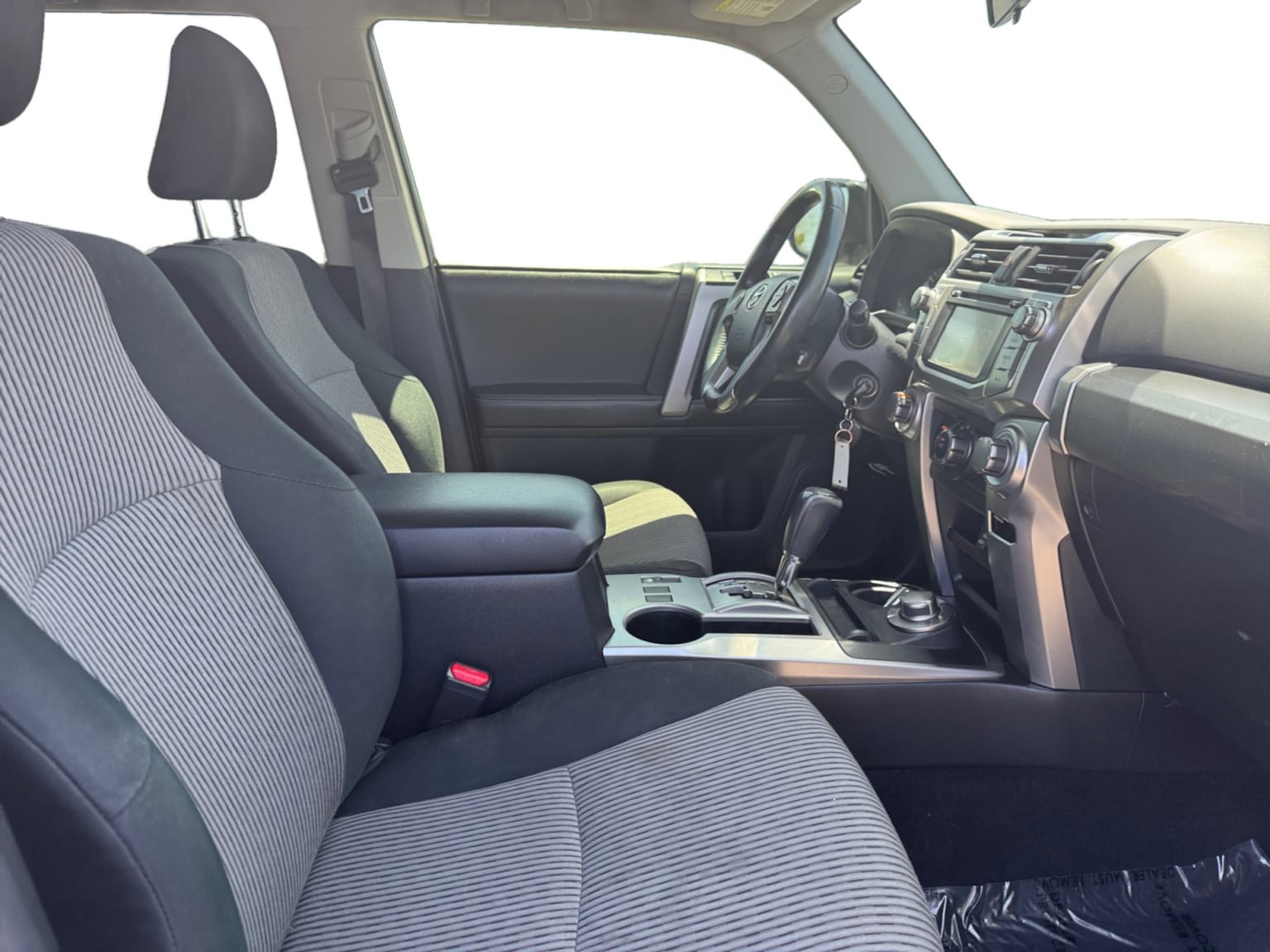 Used 2016 Toyota 4Runner SR5 AWD/4WD image 16