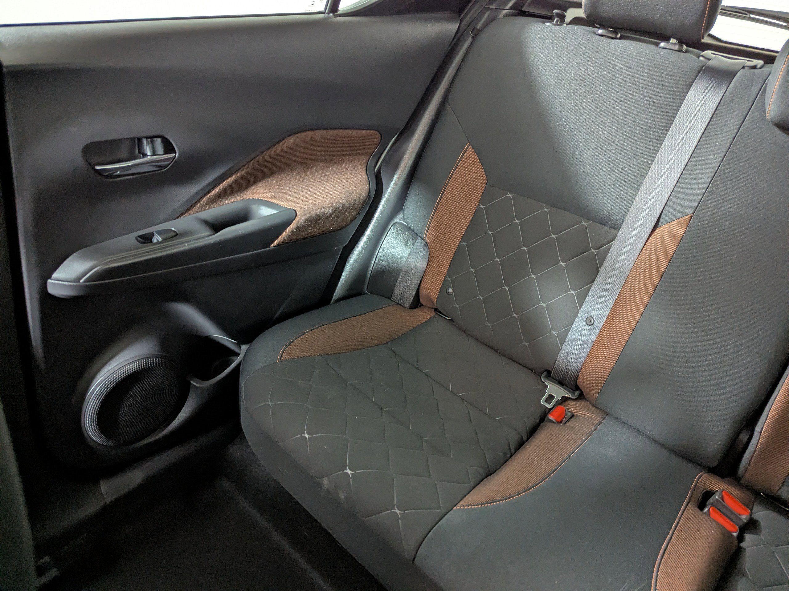 Used 2018 Nissan Kicks SR FWD image 9