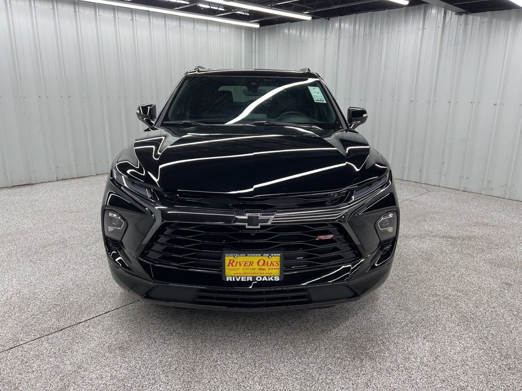 Used 2025 Chevrolet Blazer RS w/ Driver Confidence II Package image 2
