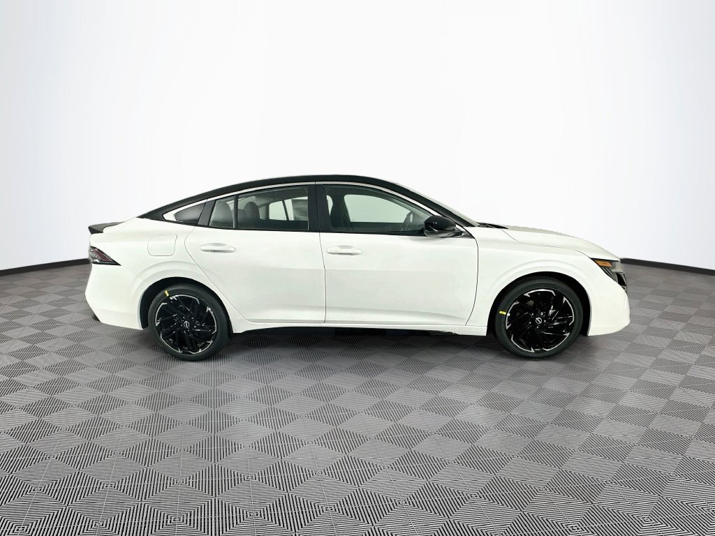 New 2027 Nissan Sentra SR w/ Floor Mat Package FWD image 11