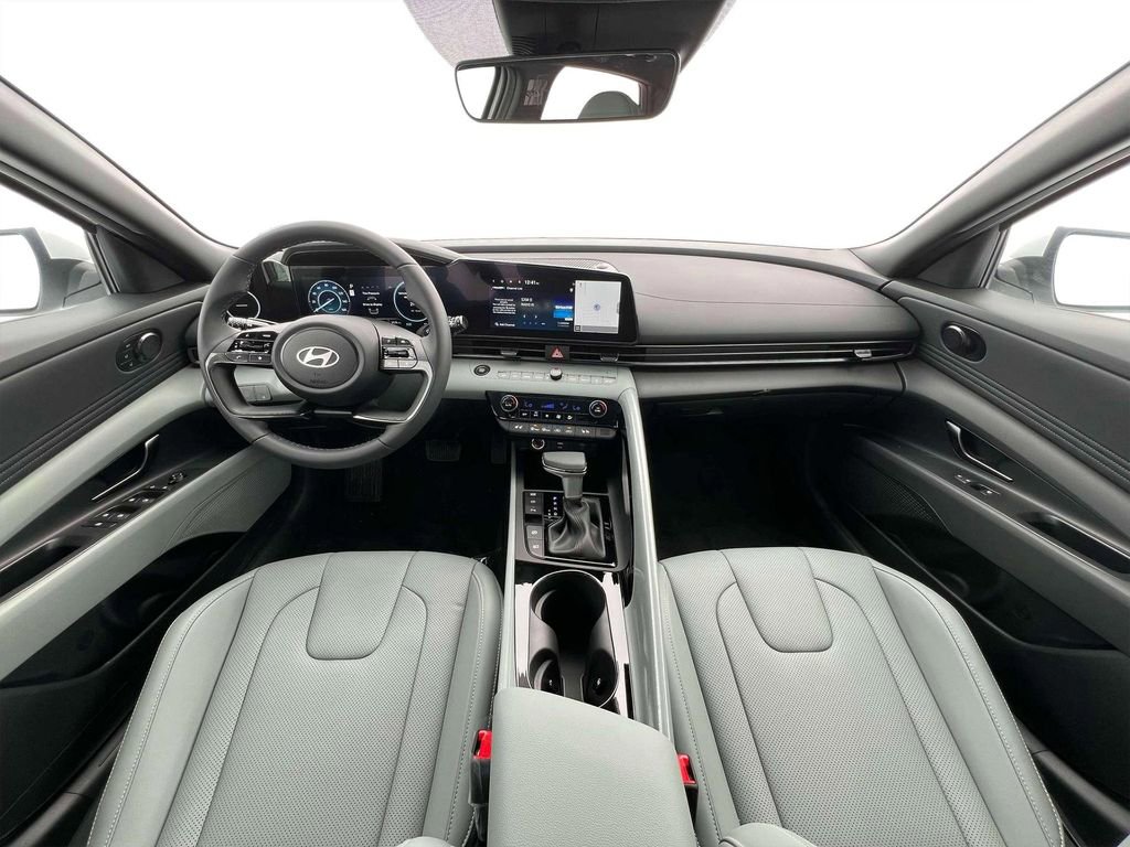 New 2025 Hyundai Elantra Limited FWD image 13