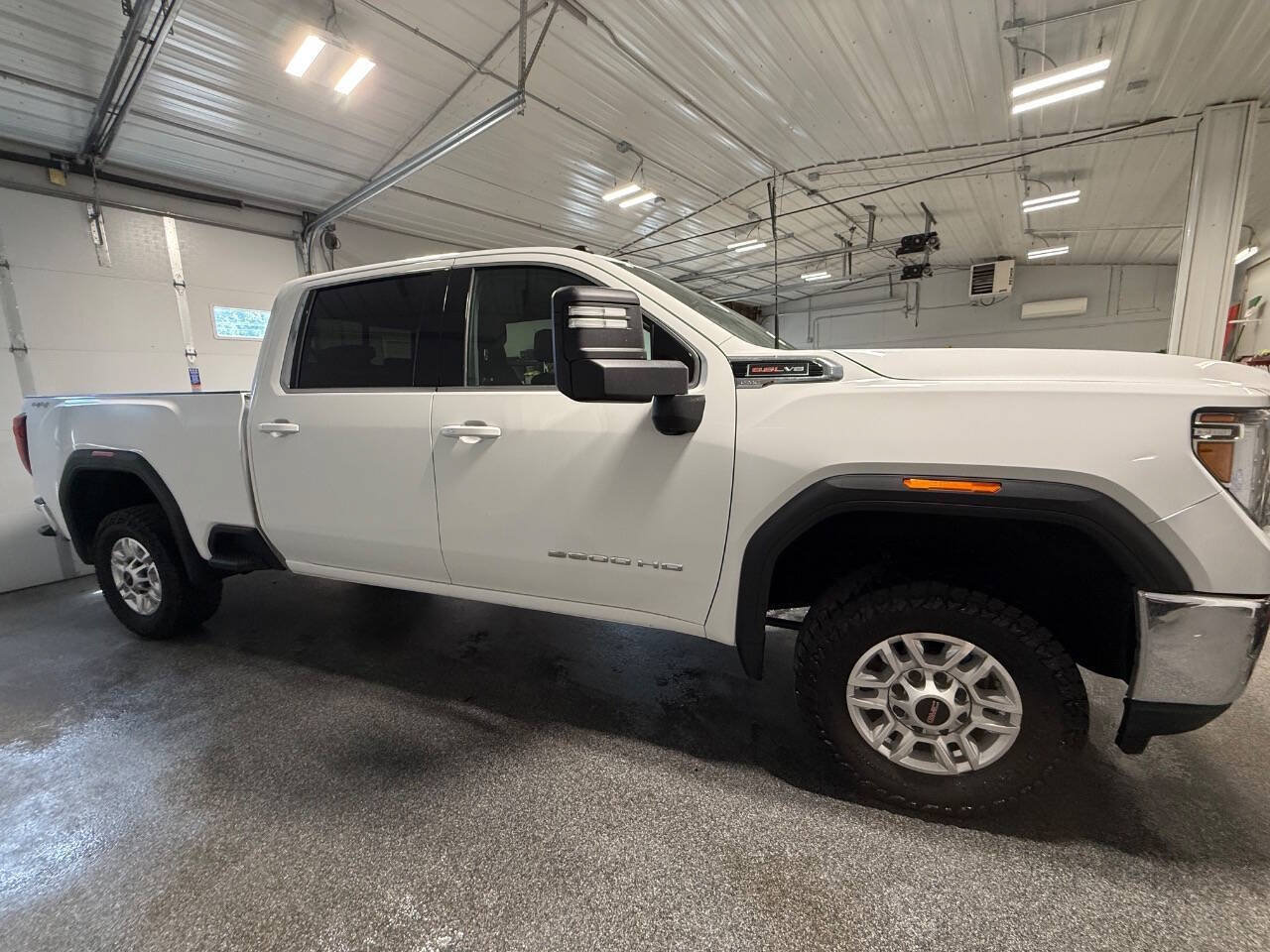 Used 2023 GMC Sierra 2500 SLE w/ Preferred Package AWD/4WD image 4