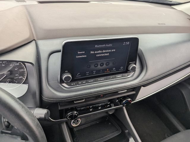 Used 2023 Nissan Rogue S image 25