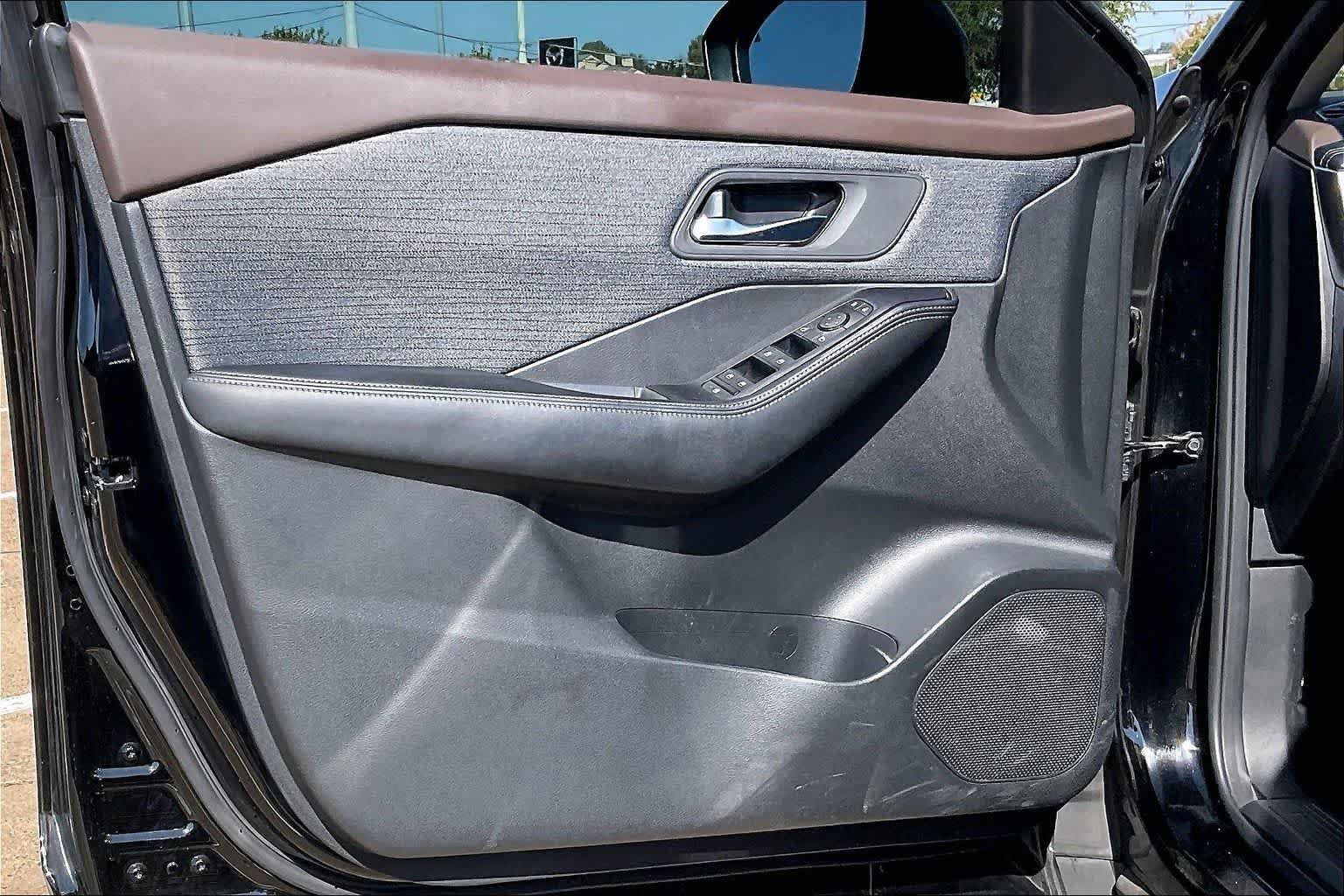 Used 2023 Nissan Rogue SV FWD image 26