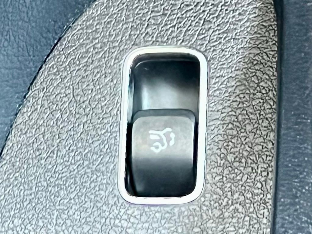 Certified 2025 Mercedes-Benz GLE 450 4MATIC image 46