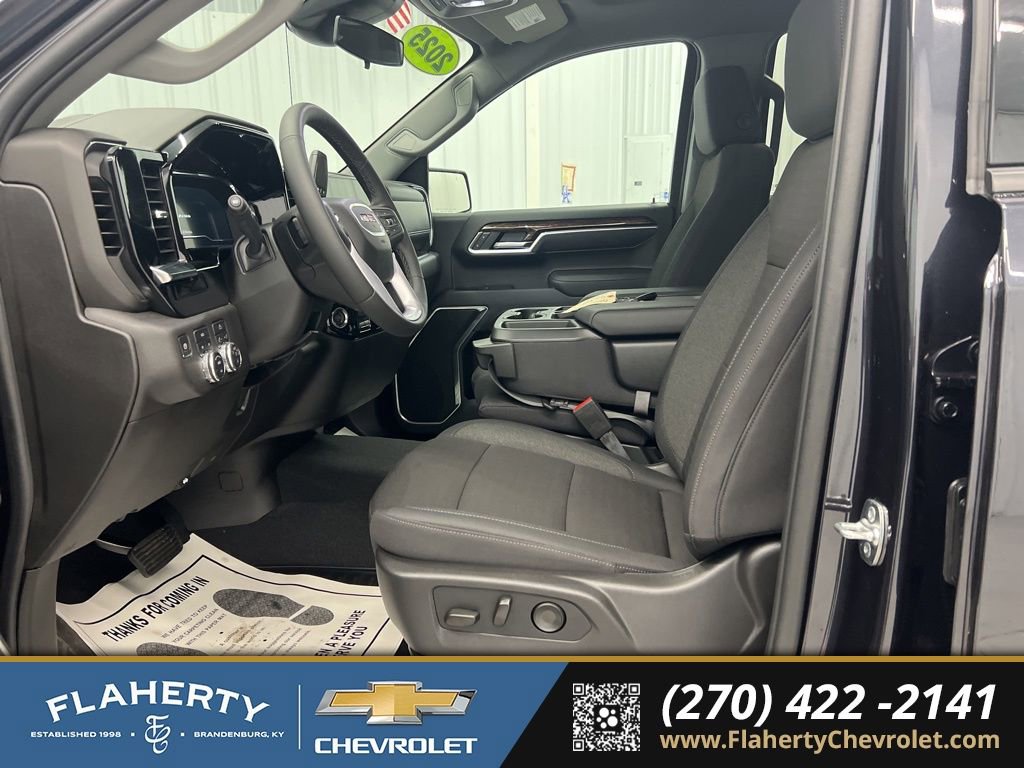 Used 2025 GMC Sierra 1500 Elevation image 9
