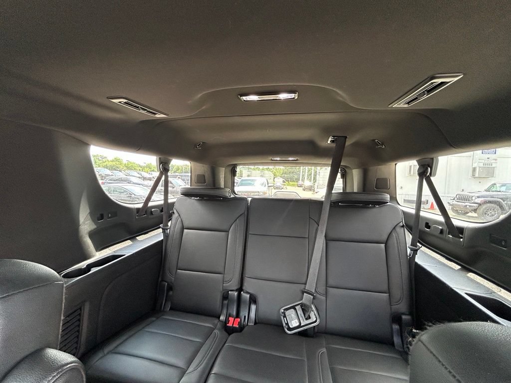 Used 2022 Chevrolet Suburban LT AWD/4WD image 30