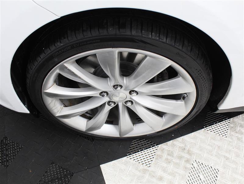Used 2013 Tesla Model S image 19