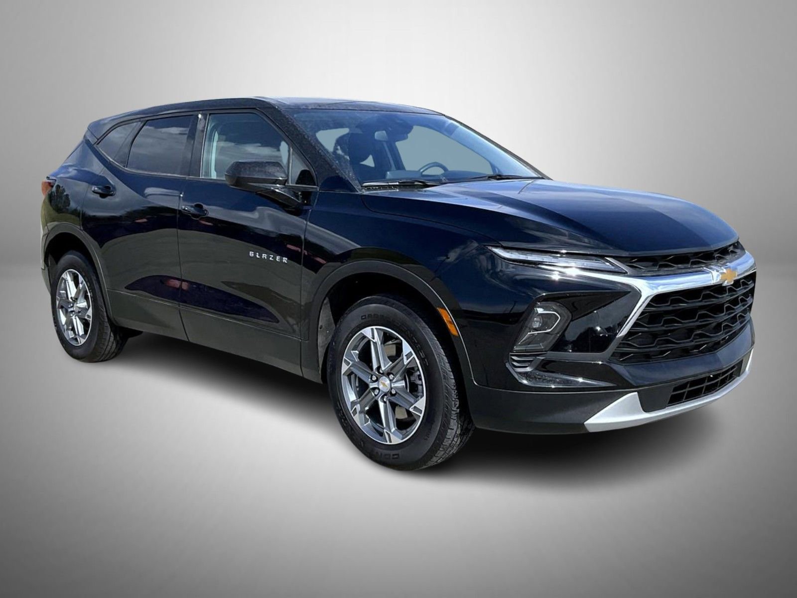 Used 2025 Chevrolet Blazer LT AWD/4WD image 3