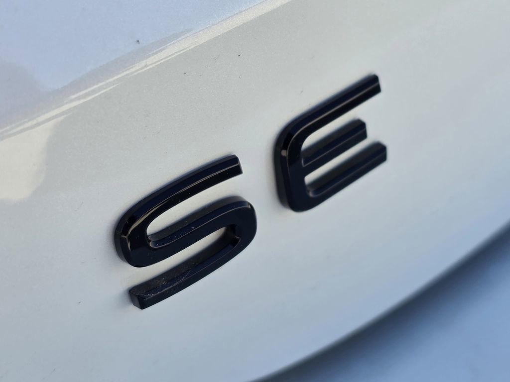 New 2026 Volkswagen Tiguan SE R-Line image 7