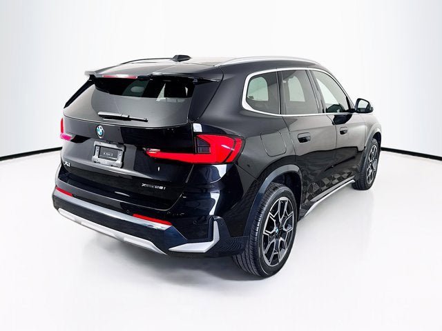 Used 2023 BMW X1 xDrive28i w/ Premium Package AWD/4WD image 5