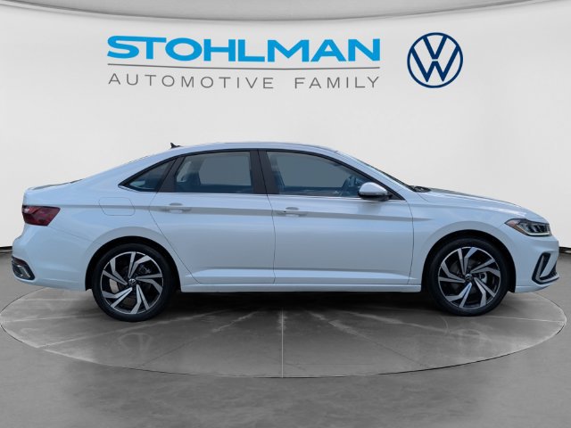 New 2027 Volkswagen Jetta SEL FWD image 4