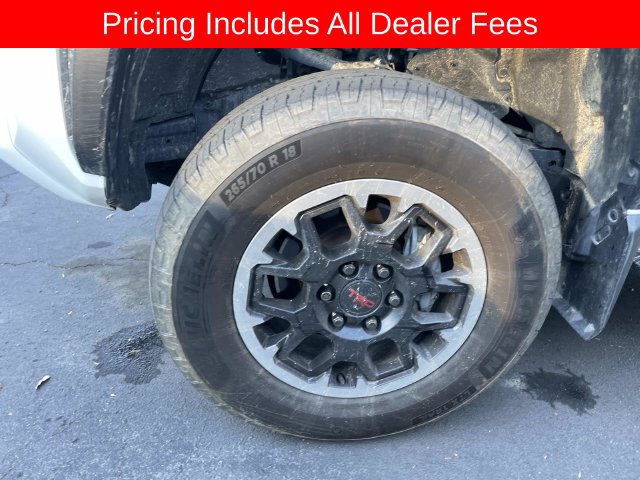 Used 2025 Toyota 4Runner TRD Off-Road Premium AWD/4WD image 2