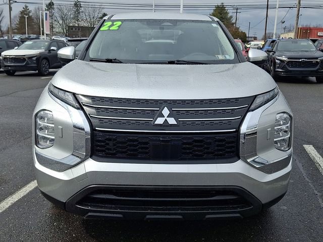 Used 2022 Mitsubishi Outlander ES image 2