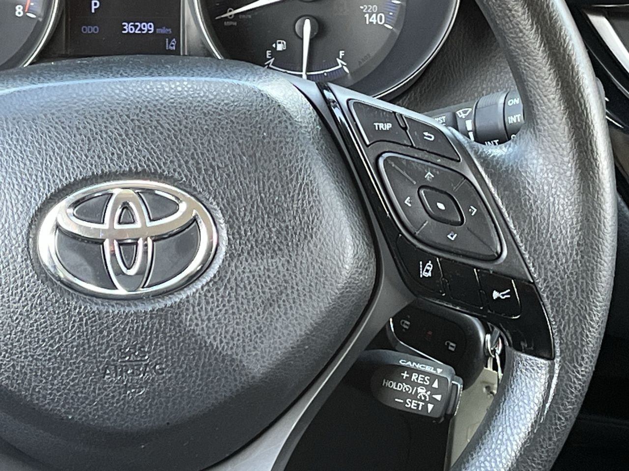 Used 2020 Toyota C-HR LE FWD image 15