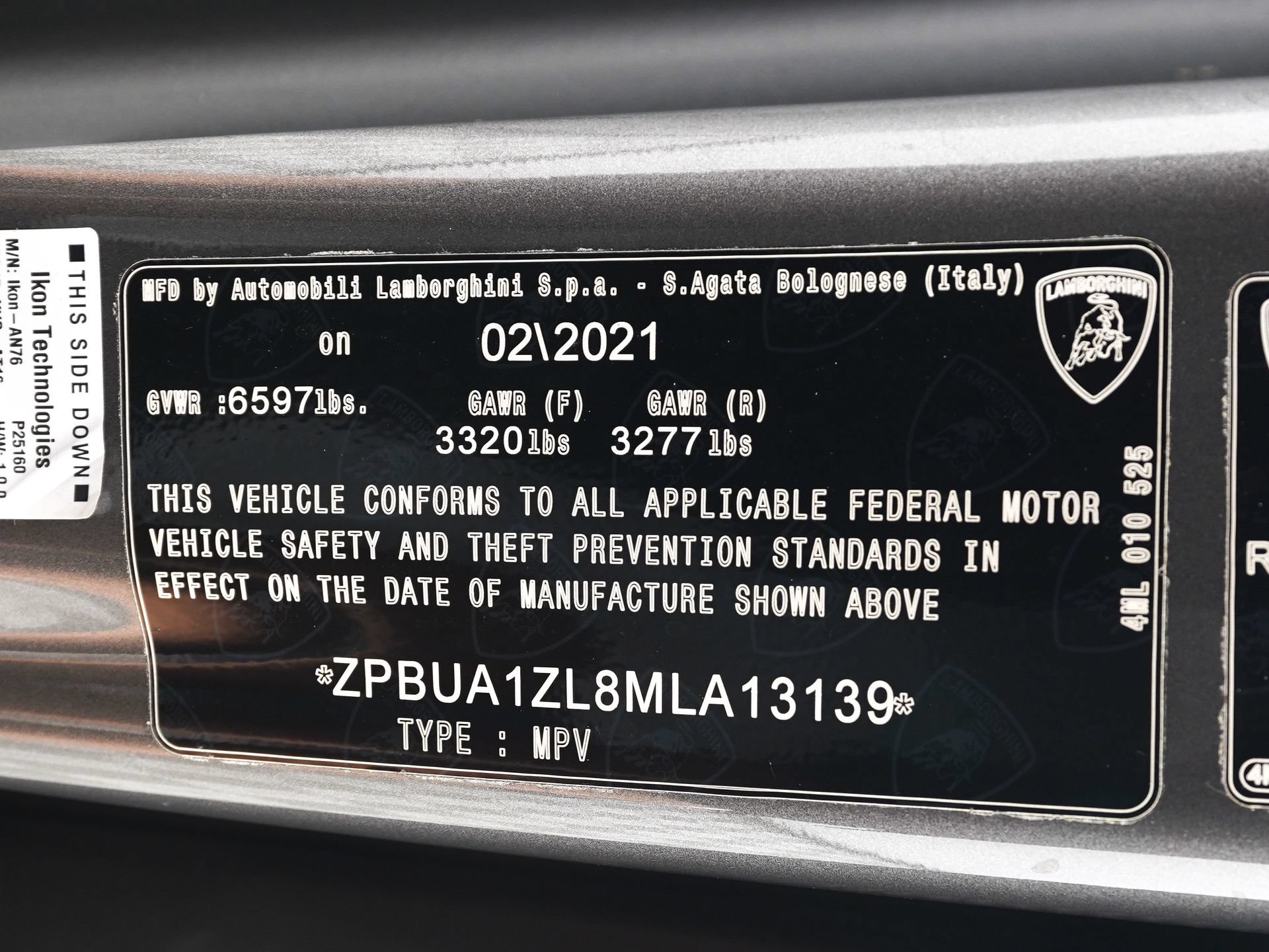 Used 2021 Lamborghini Urus AWD/4WD image 33