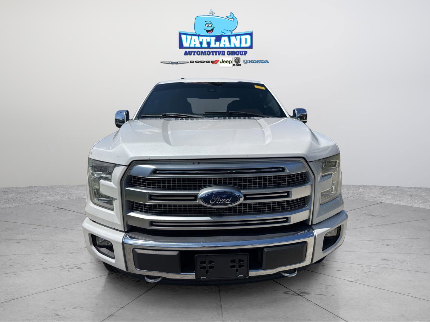 Used 2015 Ford F150 Platinum w/ Equipment Group 701A Luxury AWD/4WD image 16