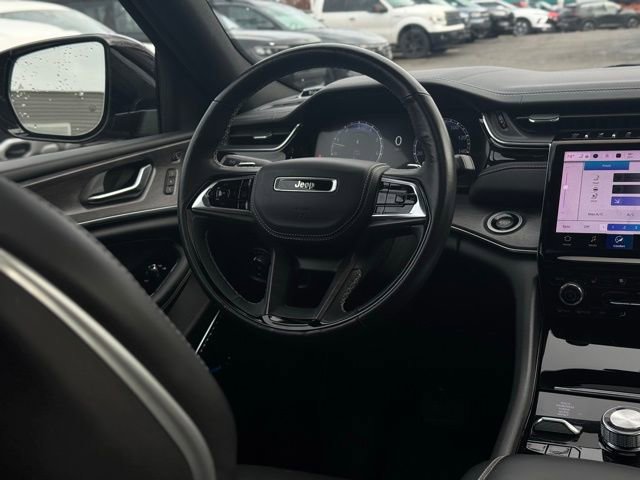 Used 2022 Jeep Grand Cherokee Overland w/ Adv Protech Group III image 27