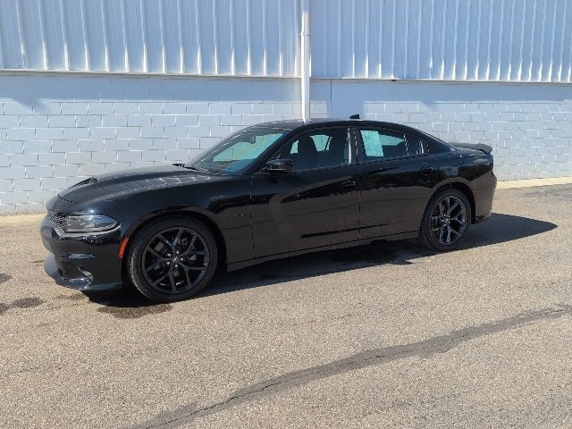 Used 2022 Dodge Charger R/T w/ Blacktop Package image 2
