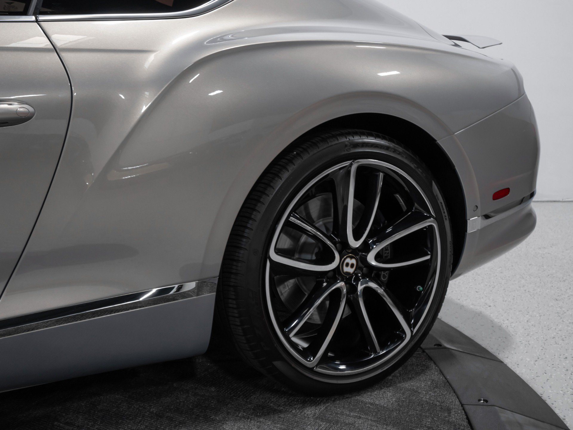 Used 2020 Bentley Continental GT V8 First Edition AWD/4WD image 30