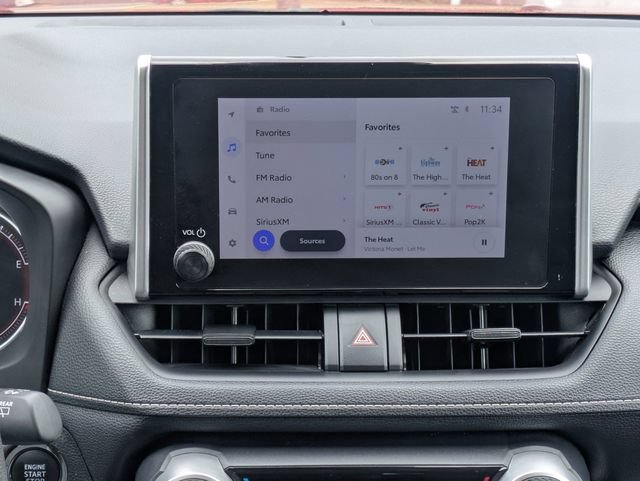 Used 2025 Toyota RAV4 XLE AWD/4WD image 18