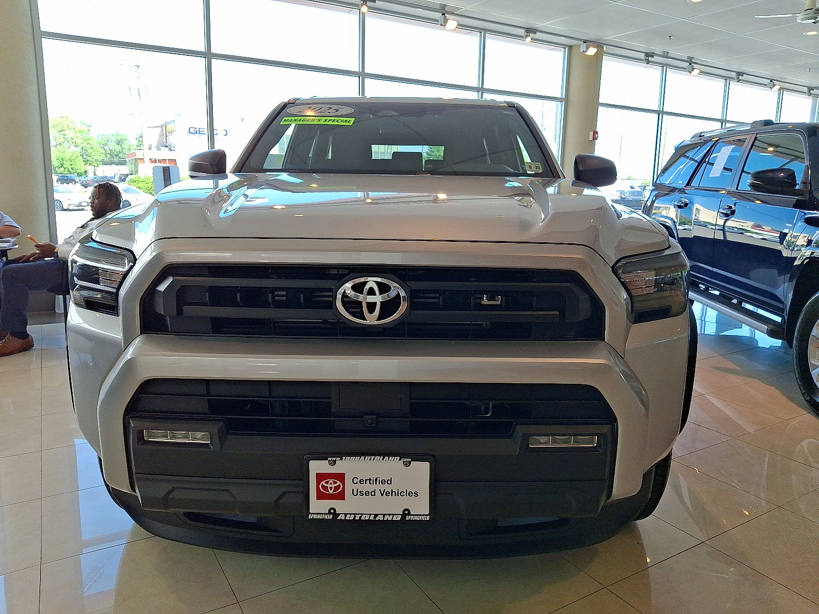 Certified 2025 Toyota 4Runner SR5 AWD/4WD image 2