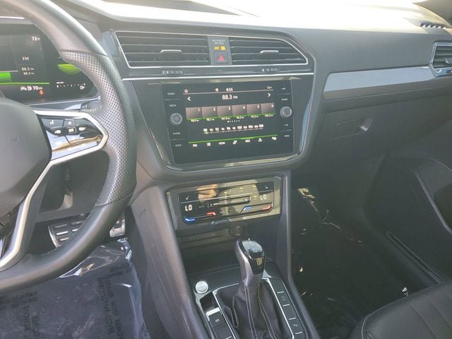 Certified 2023 Volkswagen Tiguan SE R-Line FWD image 20