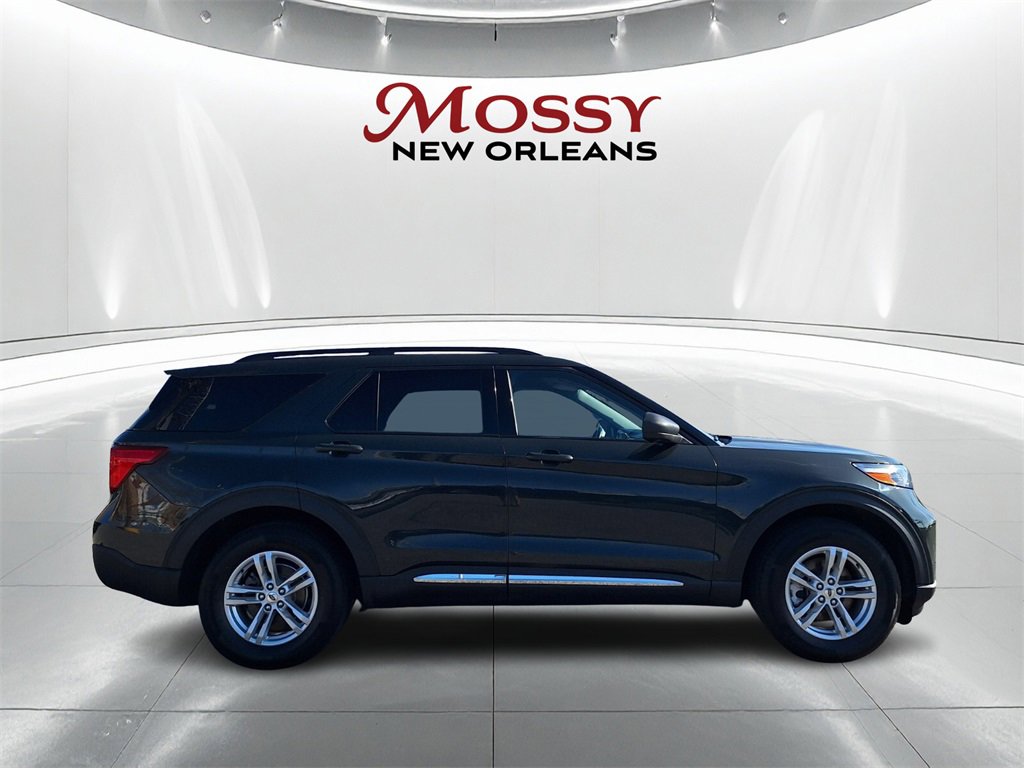 Used 2022 Ford Explorer XLT w/ Equipment Group 202A image 4