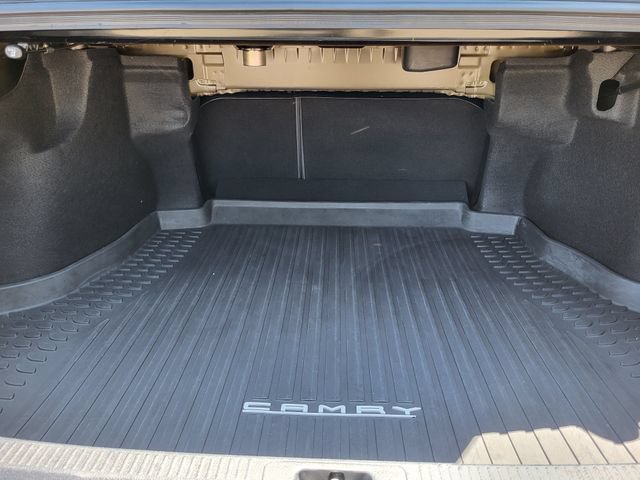 Used 2020 Toyota Camry XLE w/ Sunroof Package FWD image 29