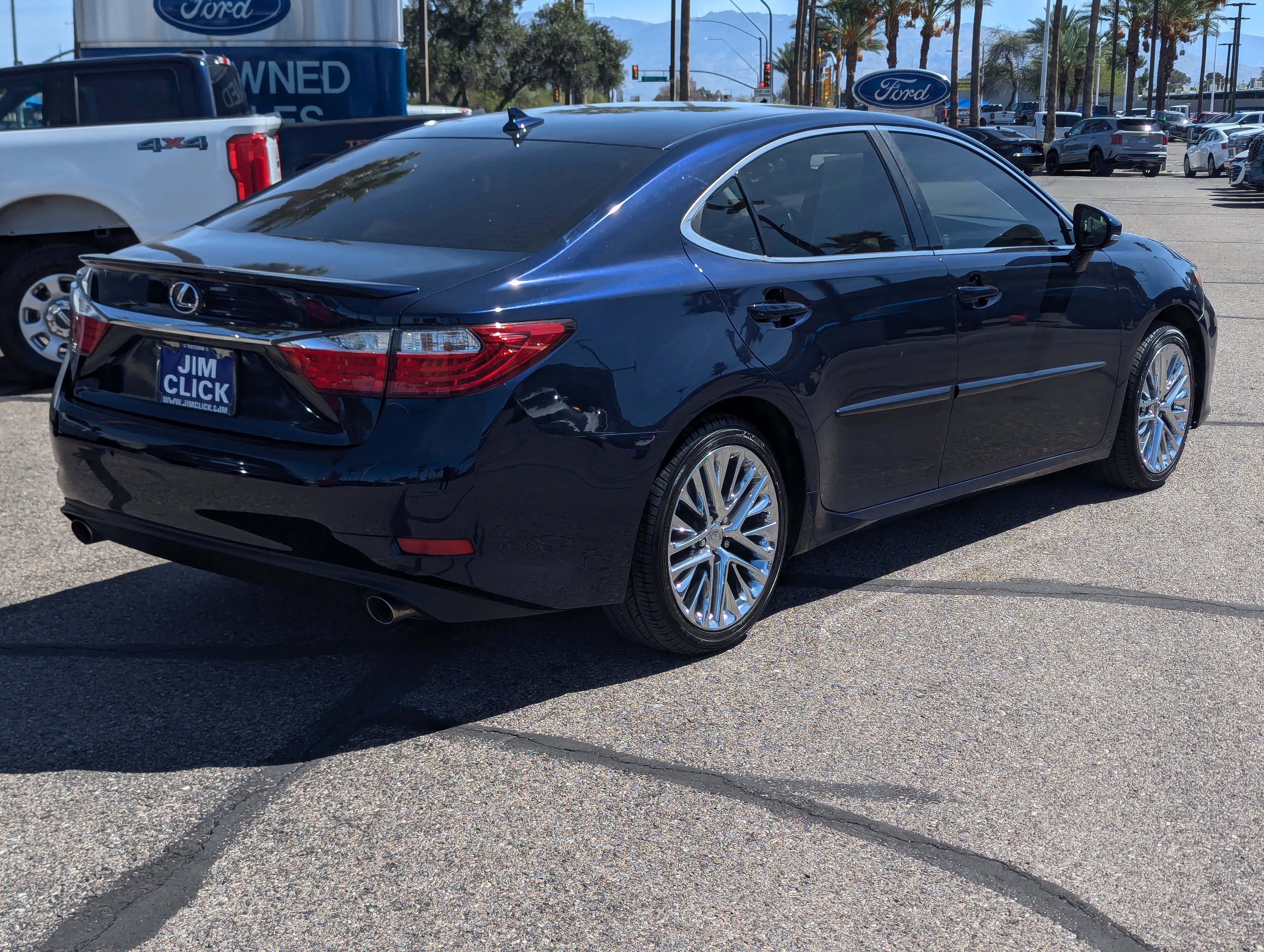 Used 2013 Lexus ES 350 w/ Luxury Pkg image 2