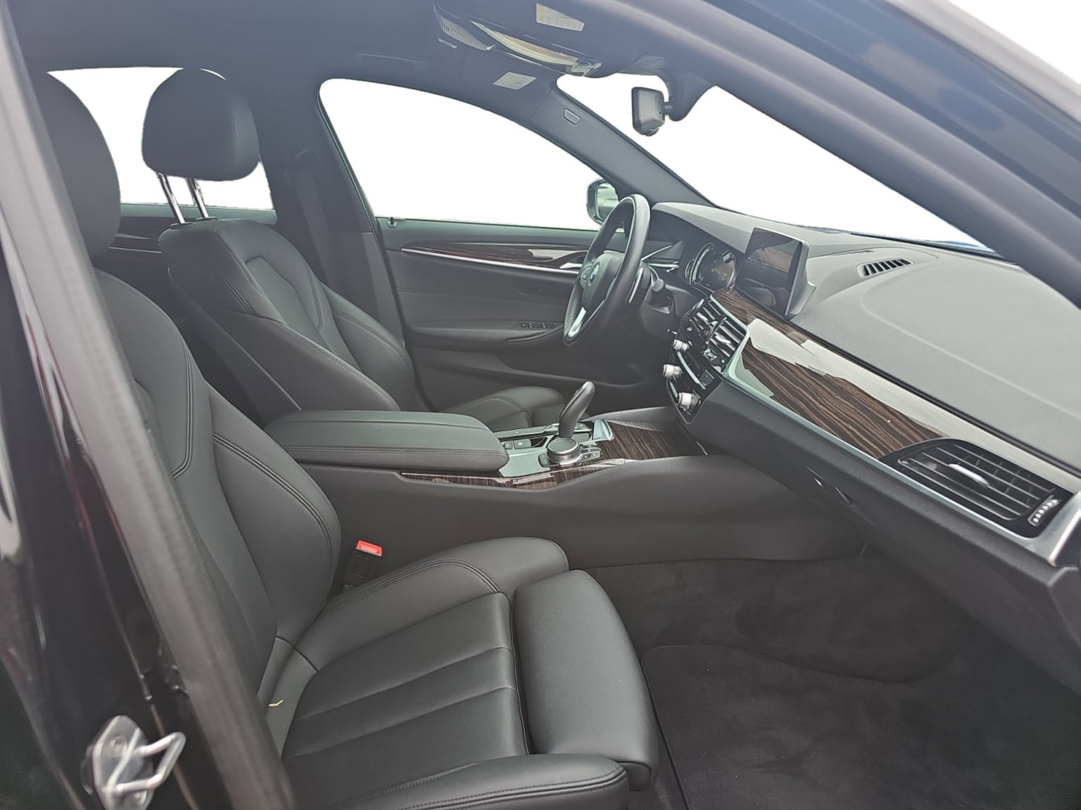 Used 2019 BMW 530i w/ Convenience Package RWD image 17
