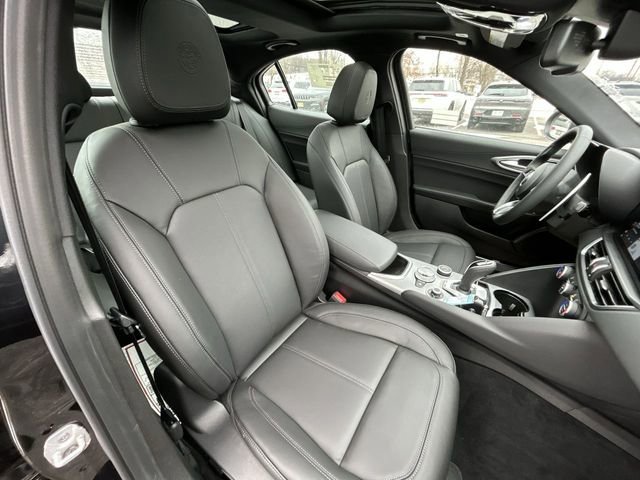 New 2025 Alfa Romeo Giulia AWD w/ Driving Assist Package image 15