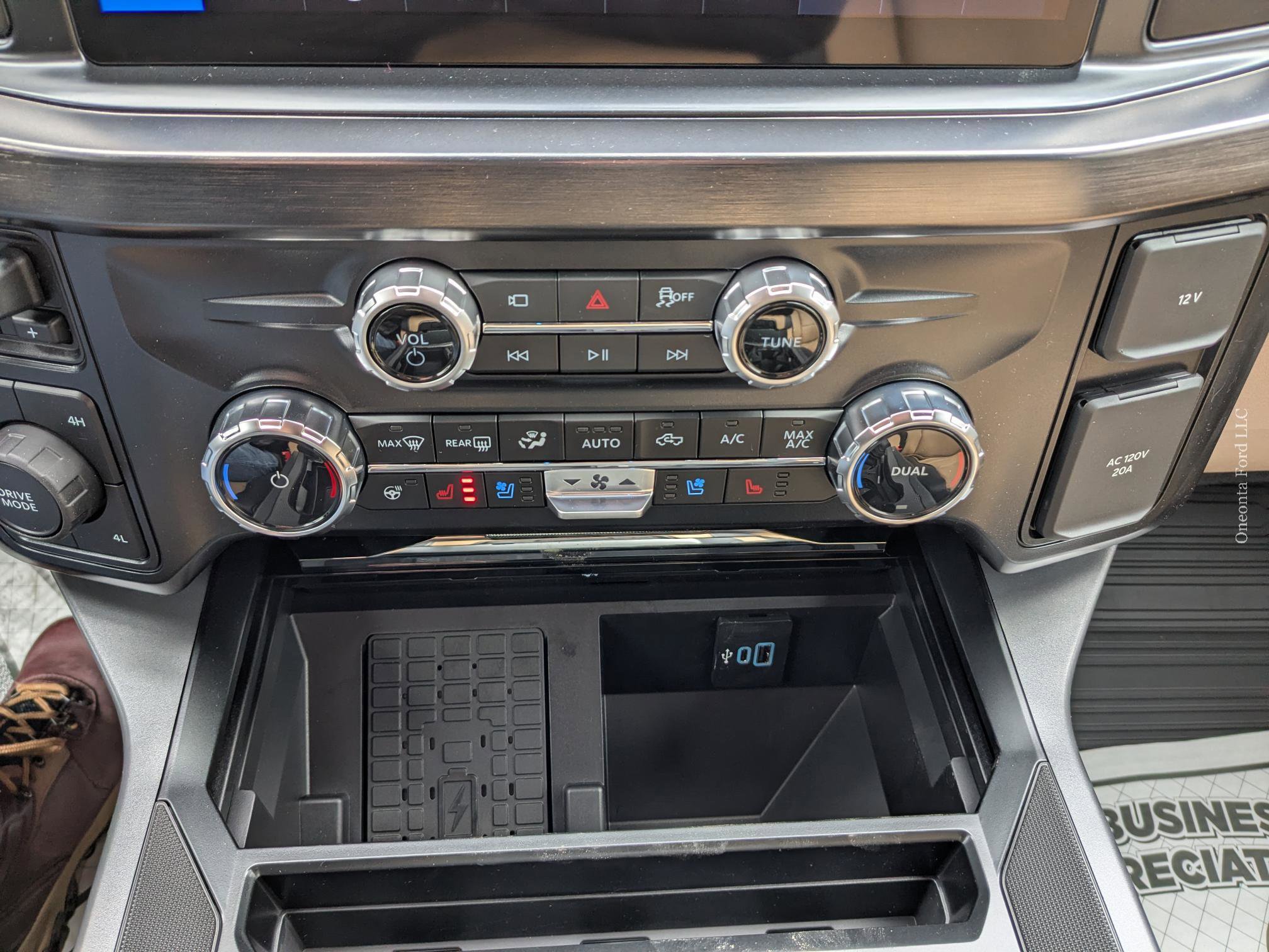 New 2026 Ford F350 Lariat image 30