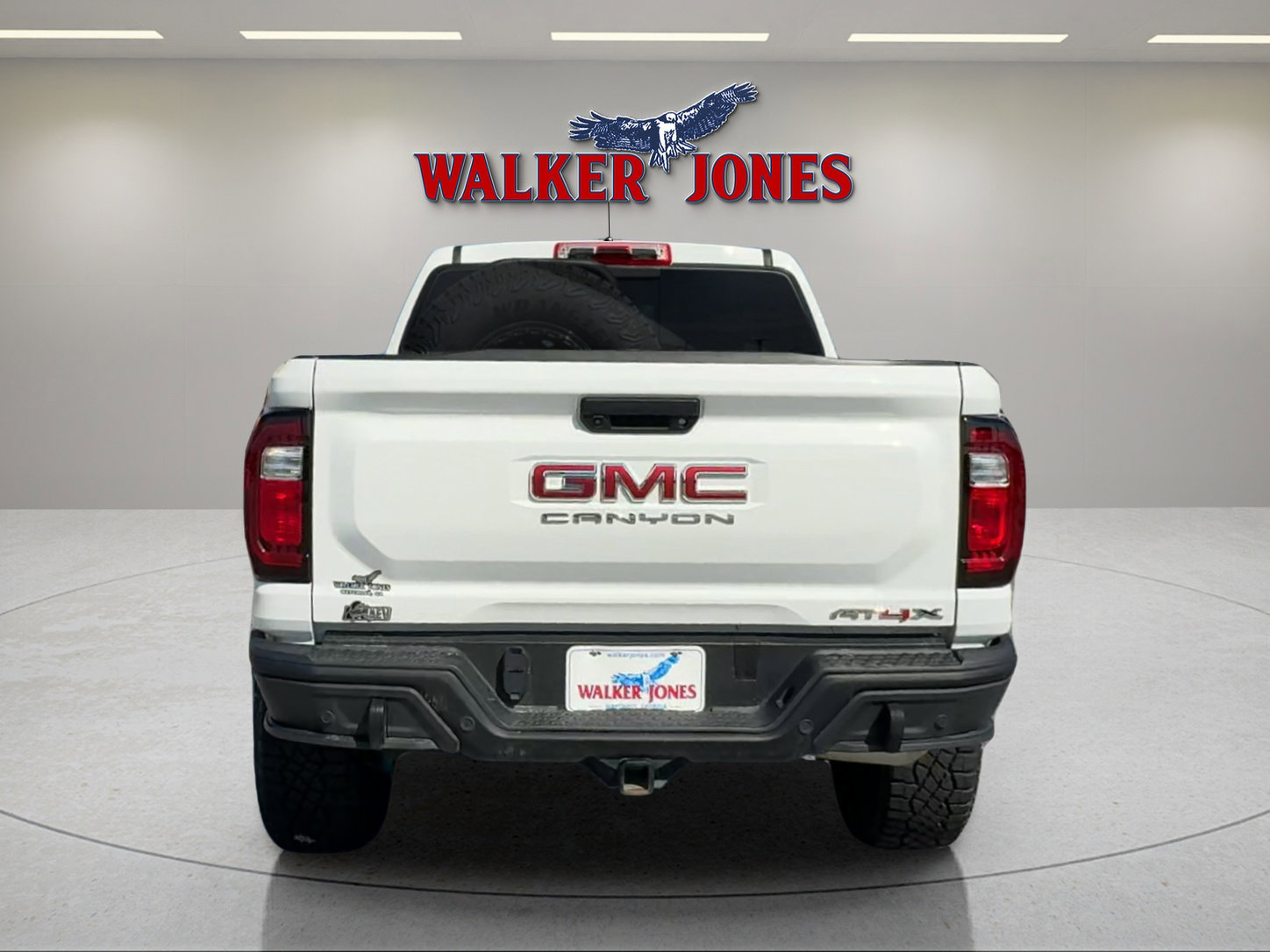 Used 2024 GMC Canyon AT4X w/ AT4X AEV Edition AWD/4WD image 3