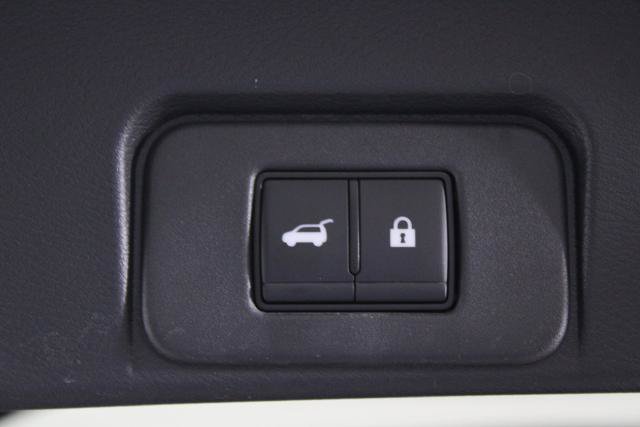 Certified 2024 Nissan Rogue SV FWD image 18