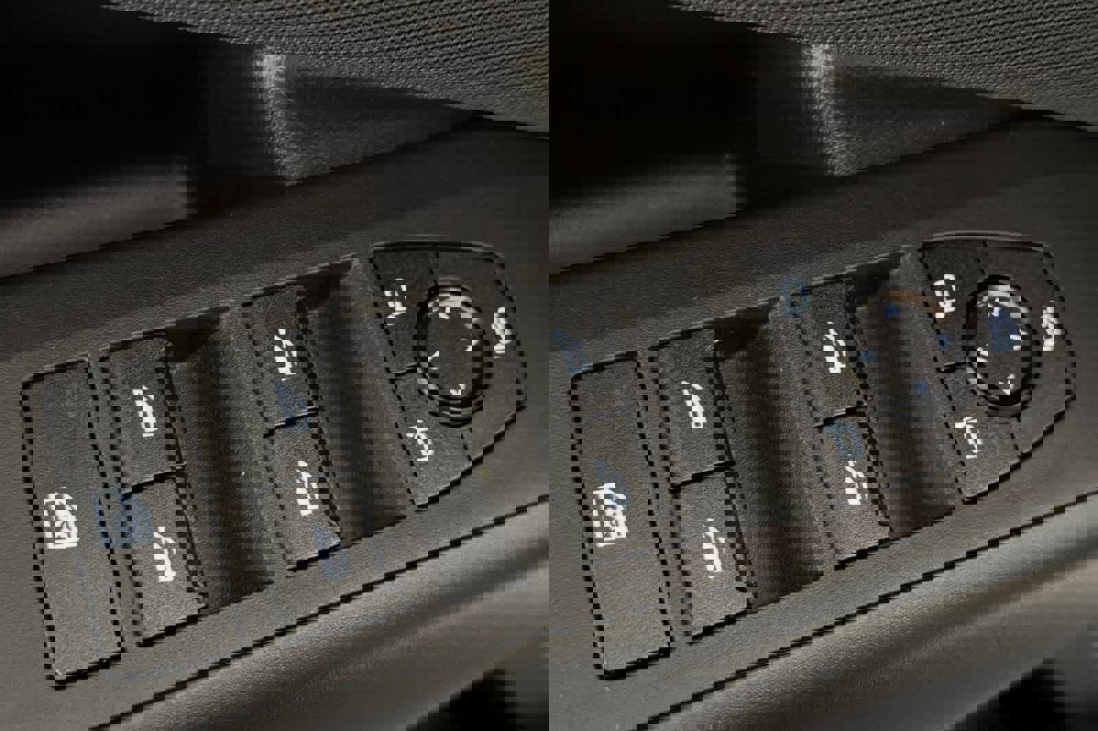 Used 2025 BMW X3 xDrive30i w/ Premium Package image 13