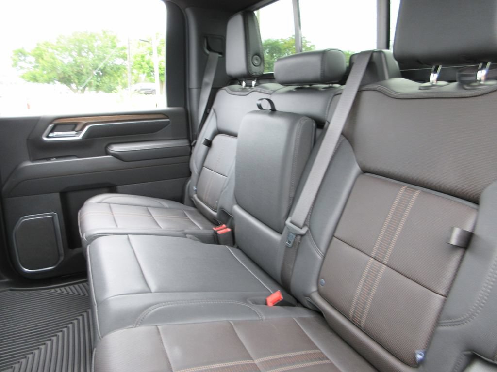 Used 2024 Chevrolet Silverado 2500 High Country w/ High Country Premium Package AWD/4WD image 23