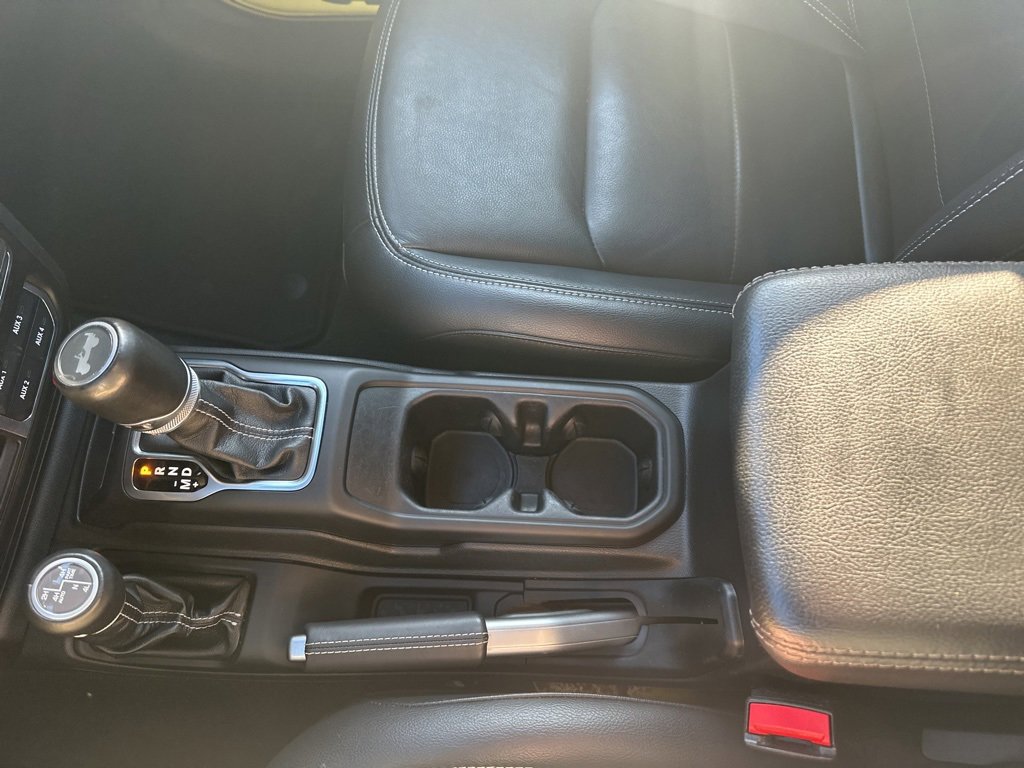 Used 2022 Jeep Wrangler Unlimited Sahara w/ Cold Weather Group image 19