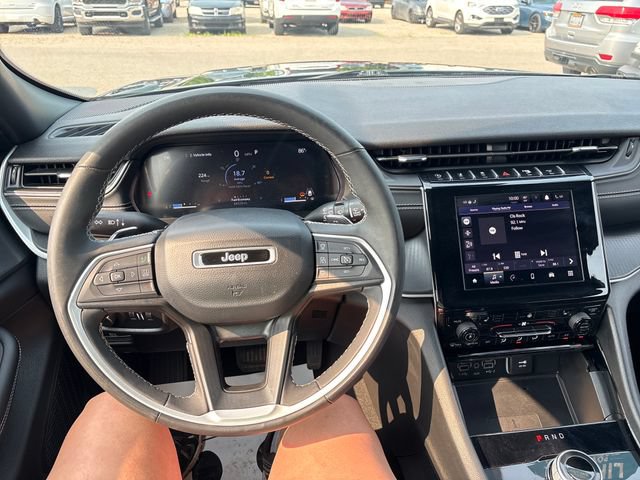 Used 2023 Jeep Grand Cherokee L Laredo AWD/4WD image 10