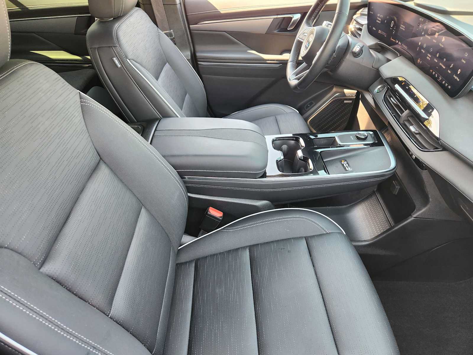 Used 2025 Buick Enclave Sport Touring w/ Power Package FWD image 13
