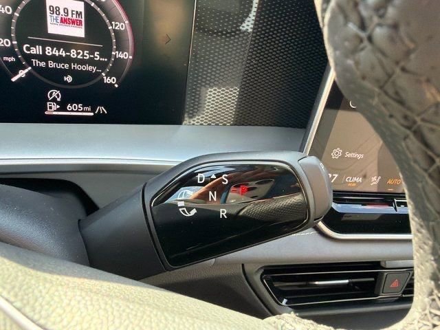 New 2026 Volkswagen Tiguan SE R-Line image 28