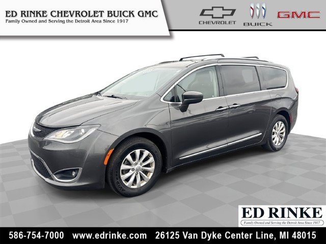 Used 2018 Chrysler Pacifica Touring-L Plus FWD image 1