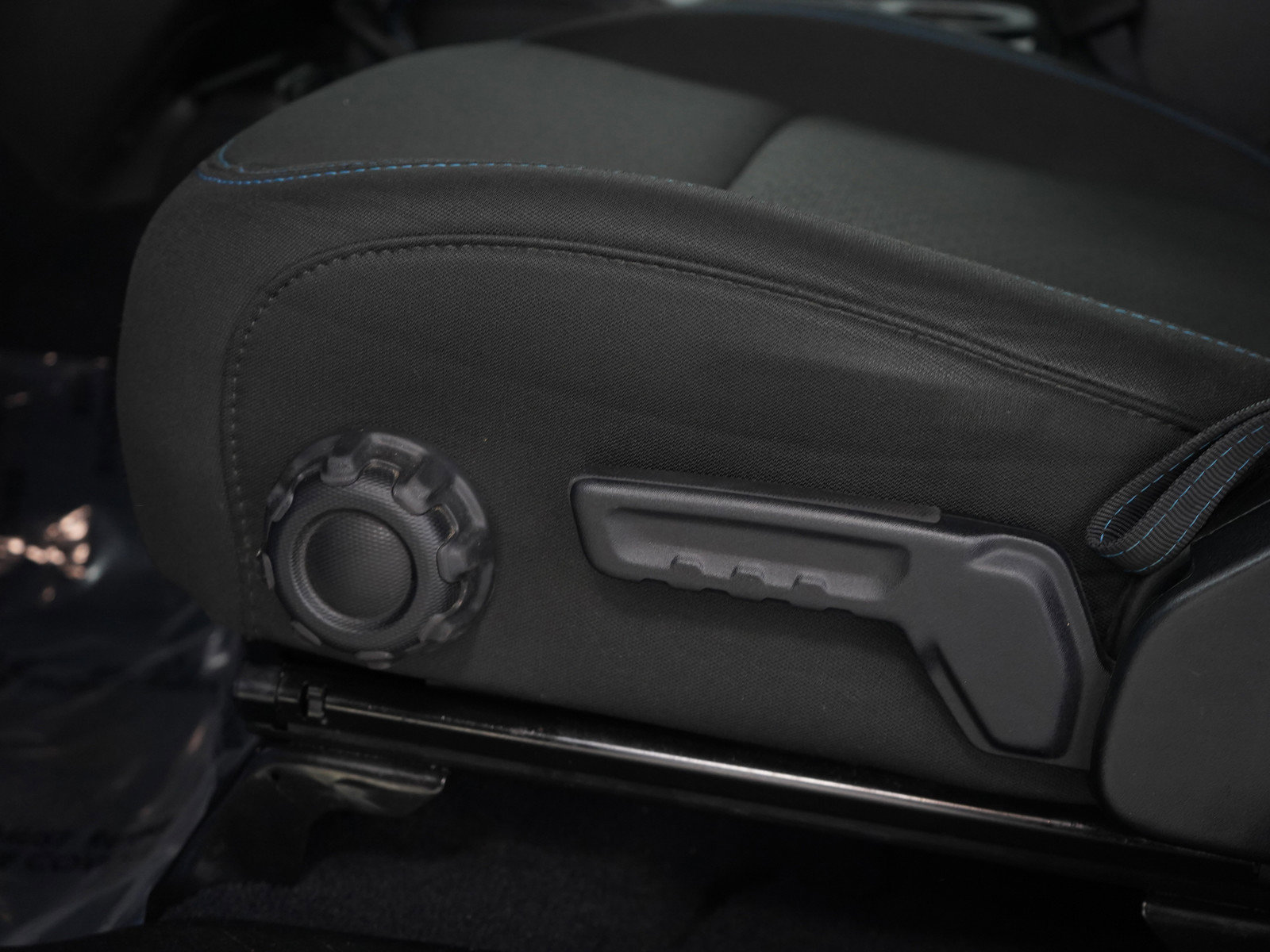 Used 2022 Jeep Wrangler Unlimited Rubicon 4xe w/ Cold Weather Group image 29